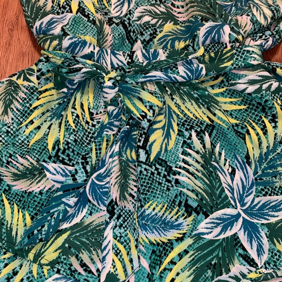 Women’s Tropical Romper - Picture 5 of 10